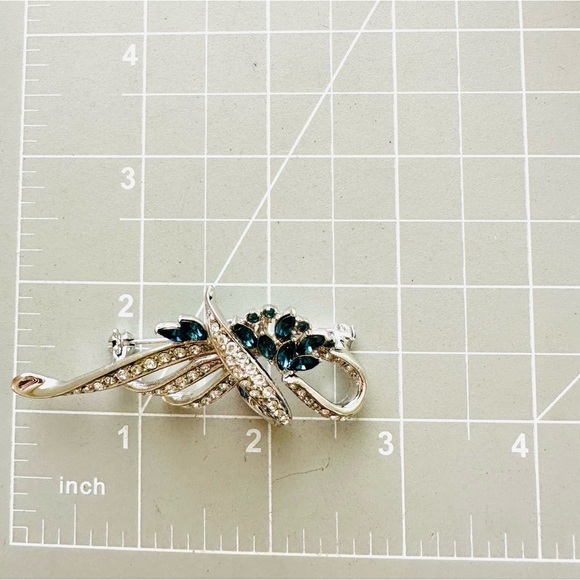 Vintage Blue Rhinestone Brooch - Picture 6 of 11